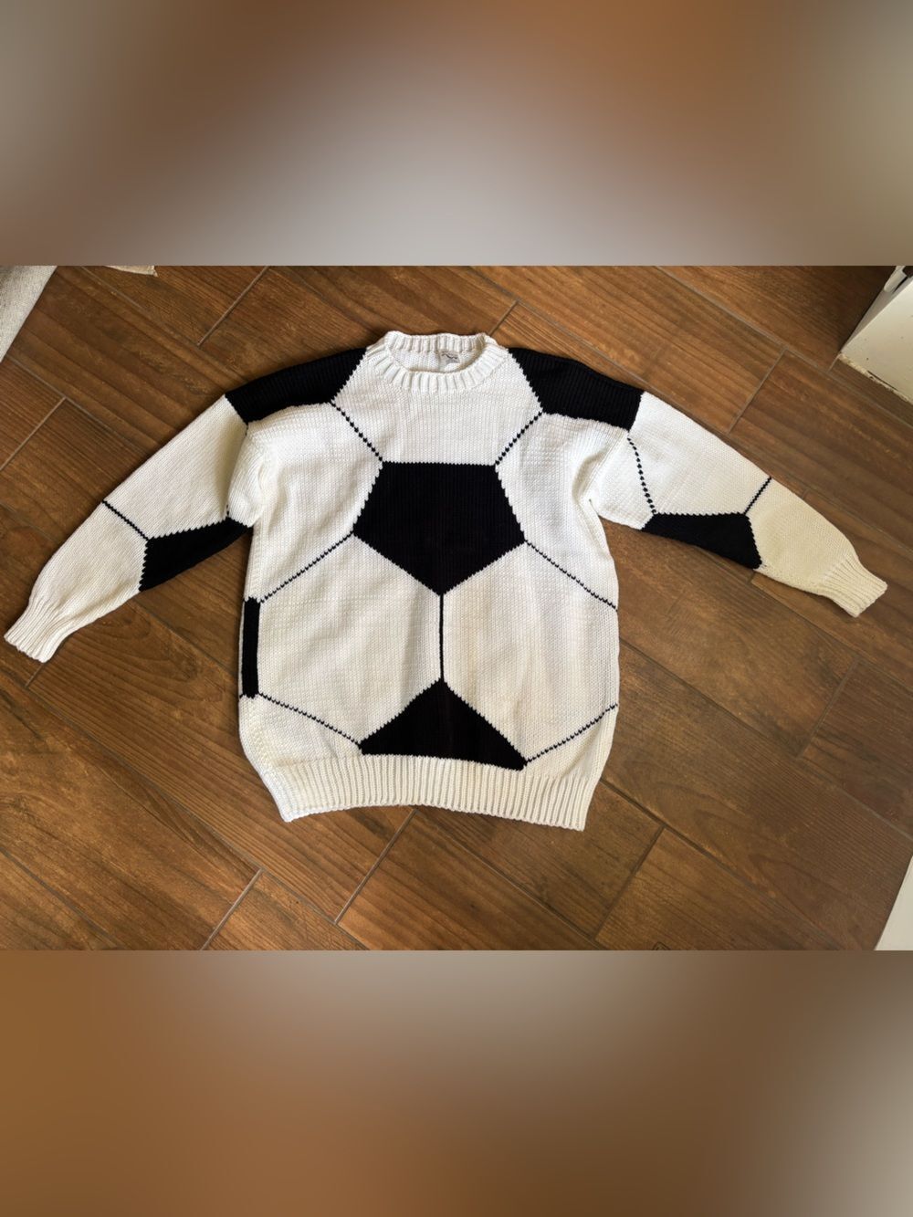 Oversized Soccer Ball Knit Sweater White & Black Graphic Pullover Fits XXL